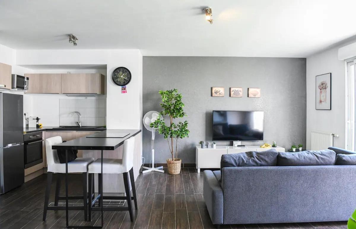 Superbe Appartement Avec Terrasse, Piscine & Parking Prive A Marsilya Dış mekan fotoğraf